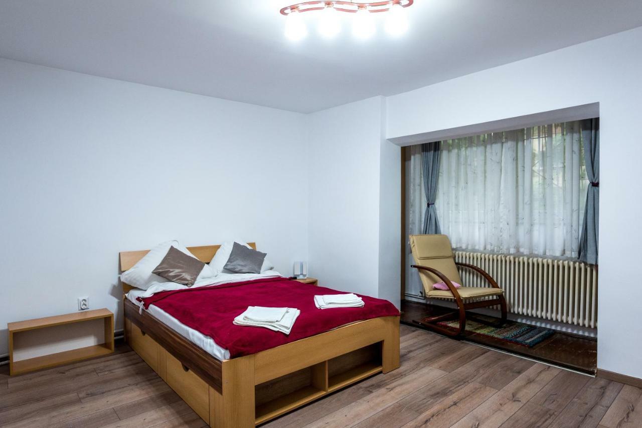 Apartemen 30 m² dengan 1 kamar tidur dan 1 kamar mandi pribadi di Calea Aradului Timisoara Bagian luar foto